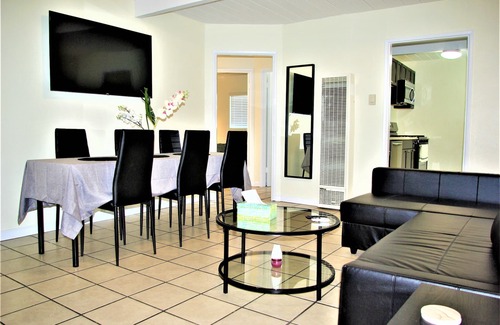 Logan Heights Apartment | Apt #8, 2 bedroom /1 bathroom, 8 min to Downtown!