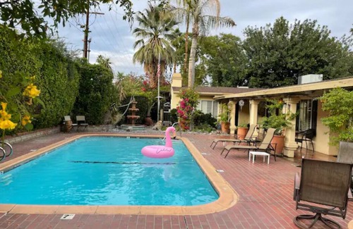Historic Tennis Club Apartment | Apt B - 1bed/1bath furnished, private fenced patio in downtown Palm Springs!