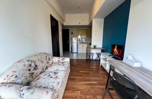 Bumi Serpong Damai Apartment | Apt Casa De Parco 1BR With WiFi, Pool & Netflix by Damaresa