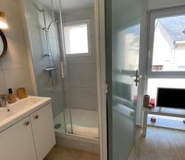 Laval Apartment | Apt cosy centre ville