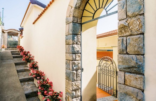 Scala Apartment | Apt Ilaria in Villa Laura near Ravello