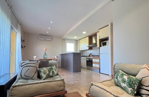 Bon Relax Apartment | Apt Laia, A/C, swimming pool, parking.