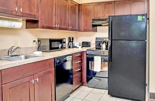 Florida Central Atlantic Coast Apartment | Apt Near Universal Studios - Pool and Hot Tub