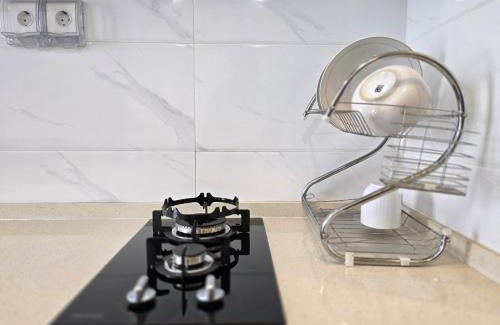 Bumi Serpong Damai Apartment | Apt Sky House BSD Studio with Pool & Wi-Fi by Damaresa