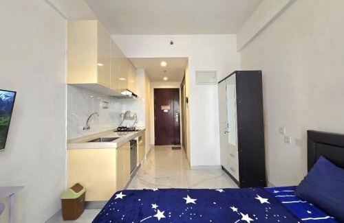 Bumi Serpong Damai Apartment | Apt Sky House BSD Studio with Pool & Wi-Fi by Damaresa
