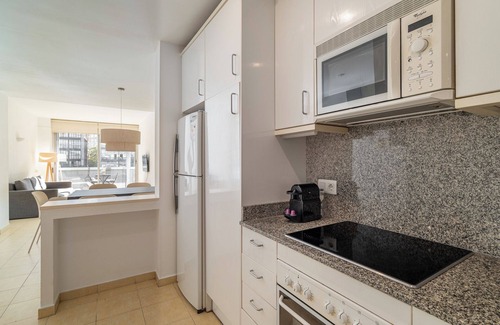 Dreta de l'Eixample Apartment | Apt with Balcony in Barcelona Center