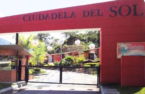 San Jeronimo Apartment | "Apto 2 Habit, 4 piscinas, Dcto GENIUS, Check in-out extendidos, a 1 cuadra del parque -Ciudadela del Sol-"