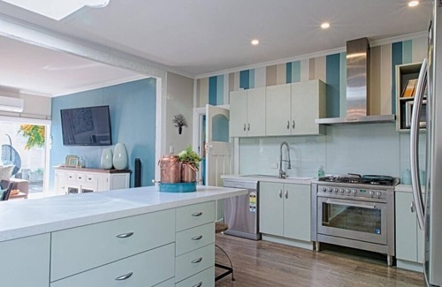 Oamaru House | Aqua on Reed - Sensational views of town and sea