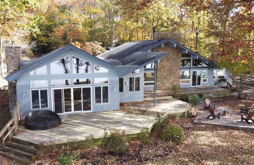 Stafford House | Aquia Creek Lodge - Quantico Graduation Home