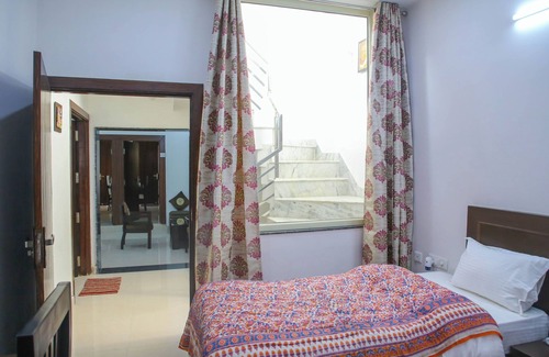Taj Ganj Bed & Breakfast | Aradhana's Home Stay Near Taj Mahal
