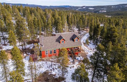 Black Hawk House | Arapaho Forest Lodge w Hot Tub + Trail Access