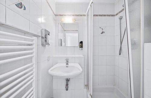 Schottenfeld Apartment | Arbio I Flora Collection