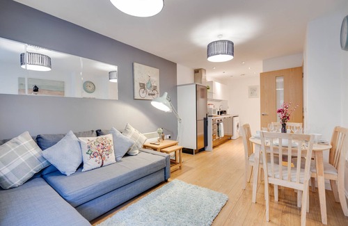Theatreland Birmingham Apartment | Arcadian Apartment with Balcony