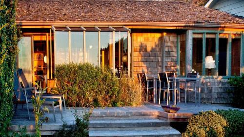 Arch Cape House | Arch Cape Escape by AvantStay Sensational Clift Top Home w Pacific Ocean Views