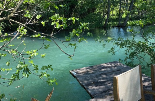 L'Isle-sur-la-Sorgue Villa | Architect-designed villa on the banks of the Sorgues river