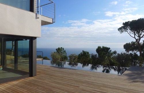 Tamariu Villa | Architect's villa 330m2, air-conditioned. 180° sea view, infinity pool.