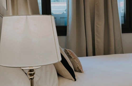 Historical Center Hotel | Arco de la Seda H. Doble