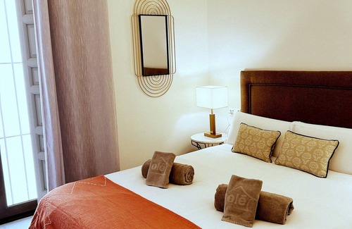 Historical Center Hotel | Arco de la Seda H. Doble SC
