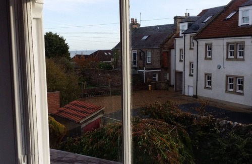 Anstruther House | Ardlui, central location just a short walk from the Famous Harbour and Fish Bar