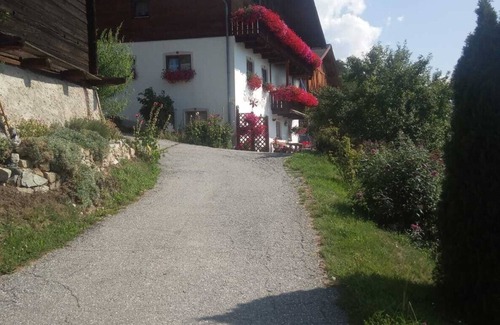 Vandoies Apartment | Are you looking for relaxation, peace and nature? Then come to us at the Stöcklhuberhof!