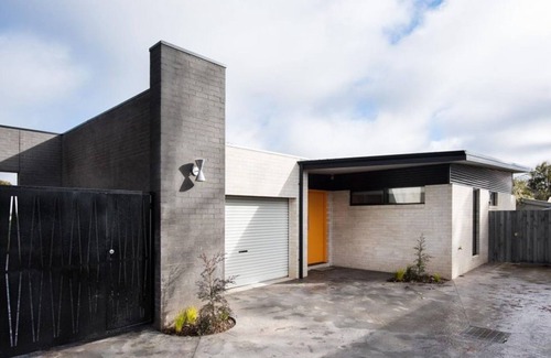 Daylesford House | Arenas North - indulge in mid-century elegance