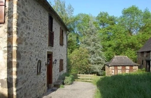 Argein House | Argein character house with large garden