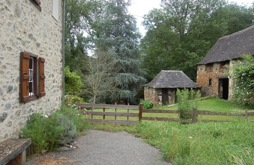 Argein House | Argein character house with large garden