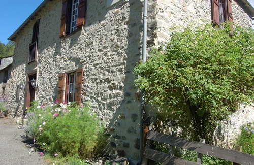 Argein House | Argein character house with large garden