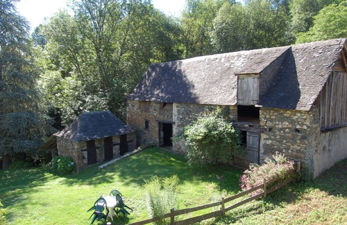 Argein House | Argein character house with large garden