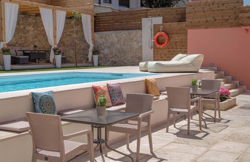 Archanes Apartment | Arhontiko Arhanes Dimitra Suite - Gem with Pool
