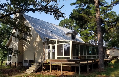 Booneville House | Arkansas Wilderness nestled between the Ouachita Mountains and Ozark Mountains