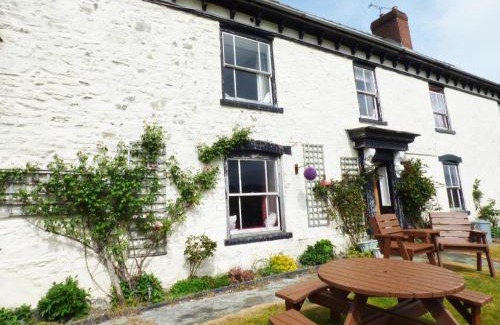 Pennant Melangell House | Arllen Fawr