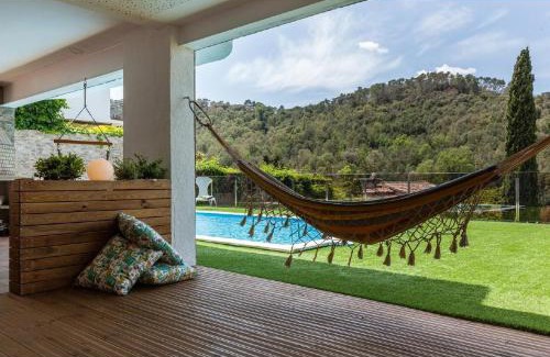 Llinars del Valles Apartment | Armonía Superior