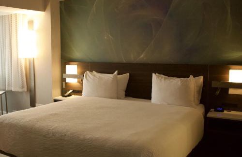 Saint-Laurent Hotel | Armon Plaza Montreal Airport