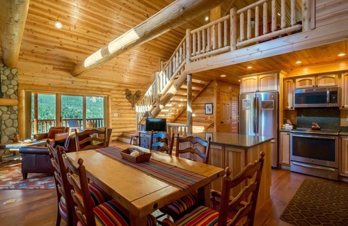 Windcliff Estates House | Armstrong Log Cabin Vacation Home at Windcliff by RedAwning