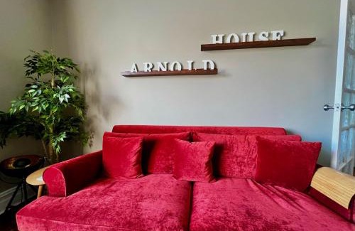 Pudsey House | Arnold House in the heart of Calverley village