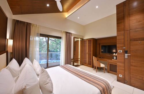 Vijayanagar Hotel | Arova Woods Zinc Journey by The Fern