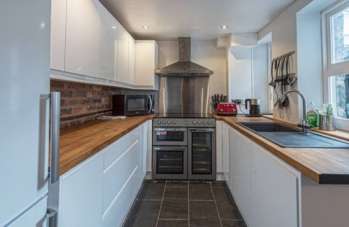 Dolgellau House | Arran Villas · Character Townhouse in Town Centre & Superb Views