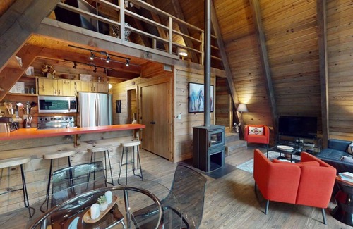 Hochatown Cabin | ARROW HOUSE -Modern Luxury A Frame at the Entrance of Beavers Bend