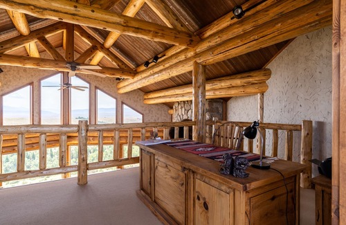 Livingston House | Arrowhead Lodge -Secluded home with incredible views and now Air Conditioning