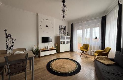Pecs Apartment | Art-déco