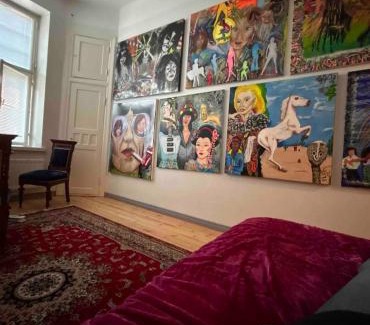 Ullanlinna House | Art gallery room with own entrance at the centre of Helsinki