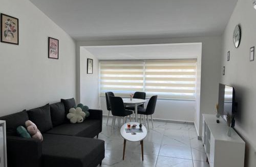 Avsallar Apartment | Art life apartment Flora в спальне нет окна
