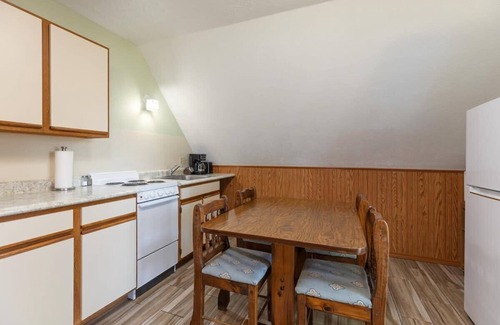 Indian Point Cabin | Artilla Cove Cabin 10- Lake views- Pool & Hot Tub
