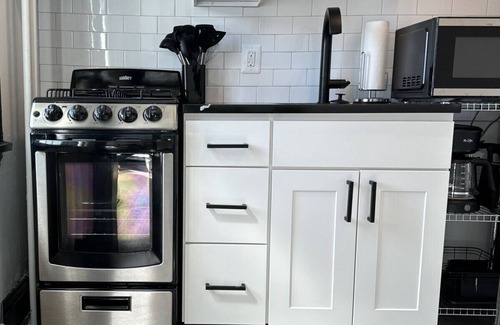 Downtown Baltimore Apartment | Artist Studio Steps from Mount Vernon Square Park