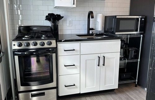 Downtown Baltimore Apartment | Artist Studio Steps from Mount Vernon Square Park