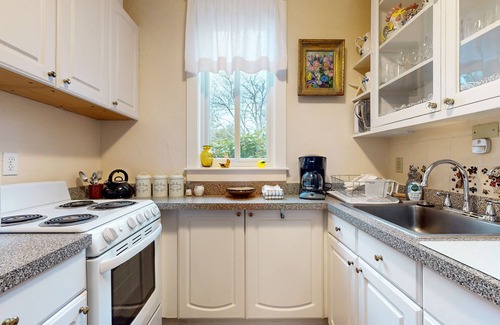 Rockport Apartment | Artistic guest suite with beautiful outdoor spaces, walk to town & beaches