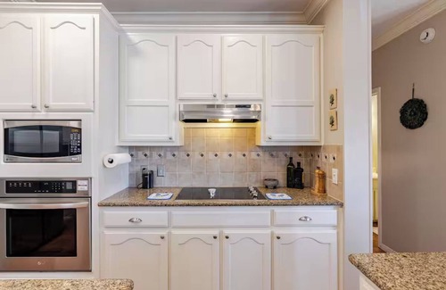 Round Rock House | Artistic home in prime location!