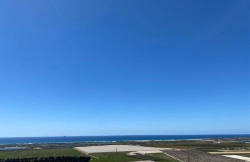Zikhron Ya'aqov Apartment | Artistic Sea View Getaway with Hot Tub