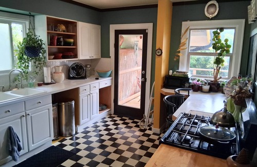 Greenwood House | Artists Hideaway Greenwood Seattle